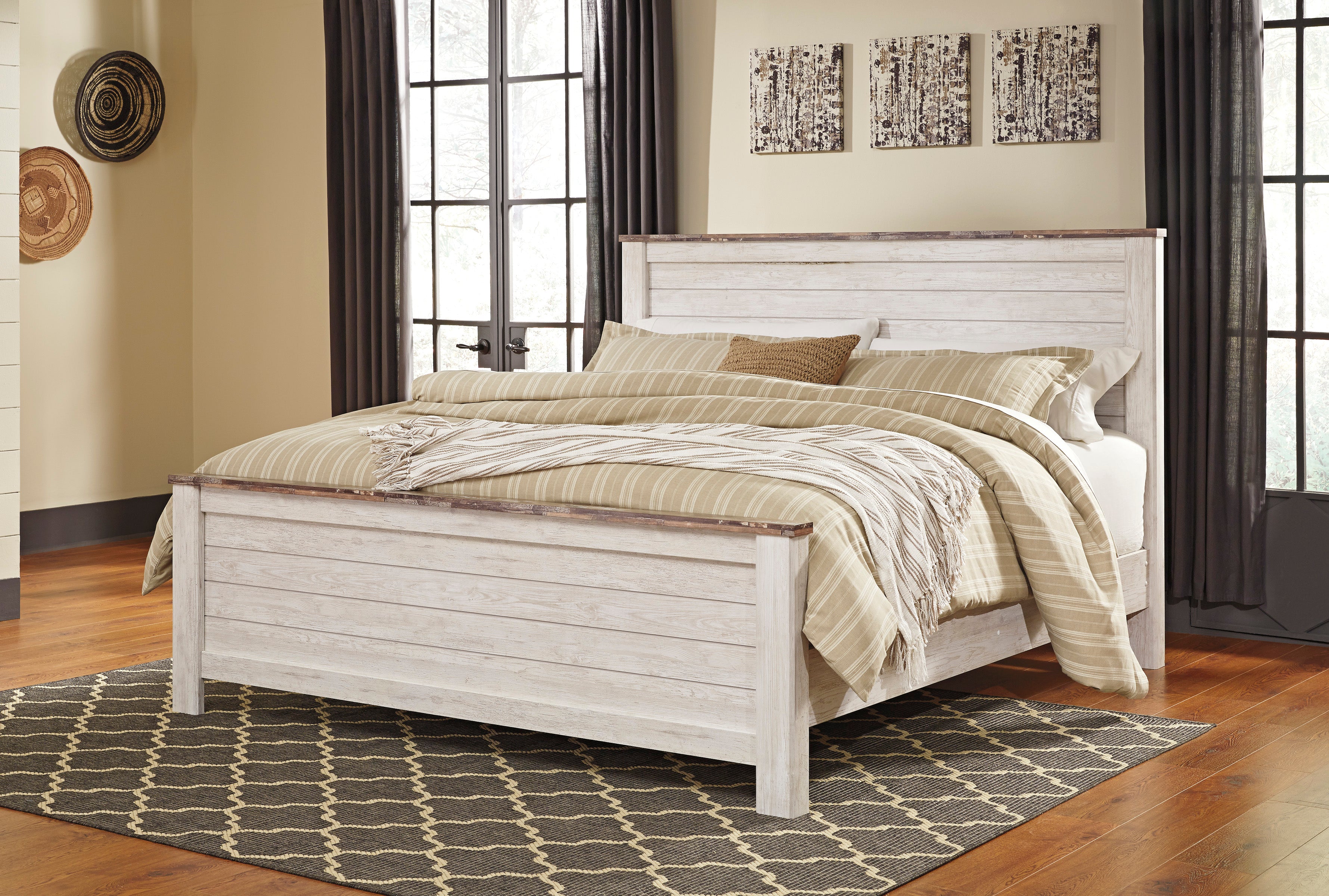 Willowton King Panel Bed