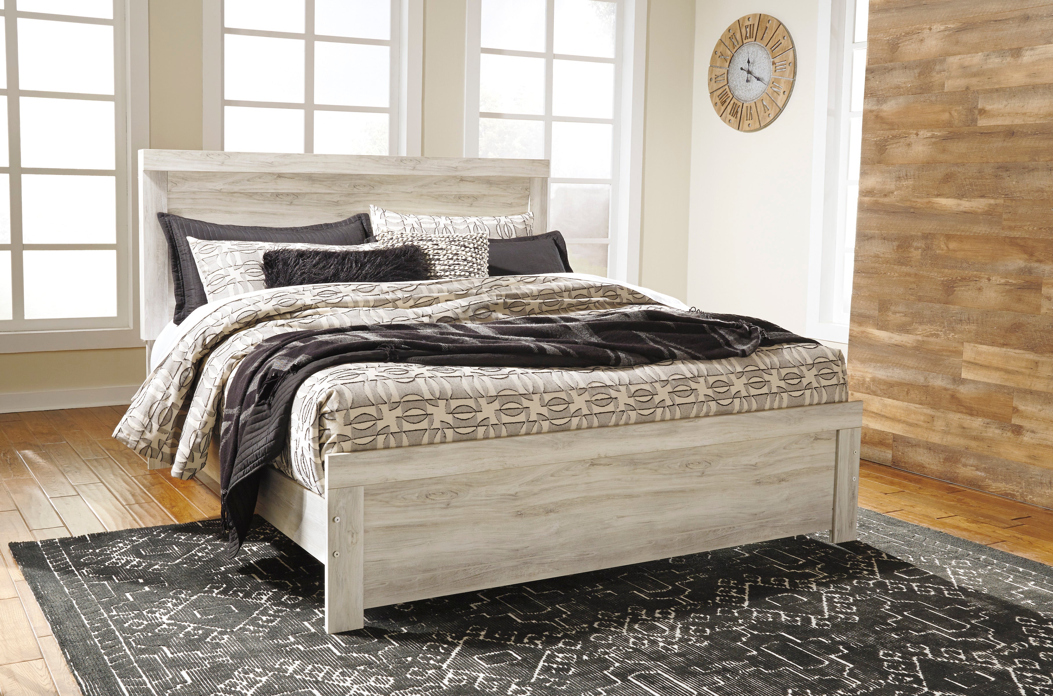 Bellaby Queen Panel Bed