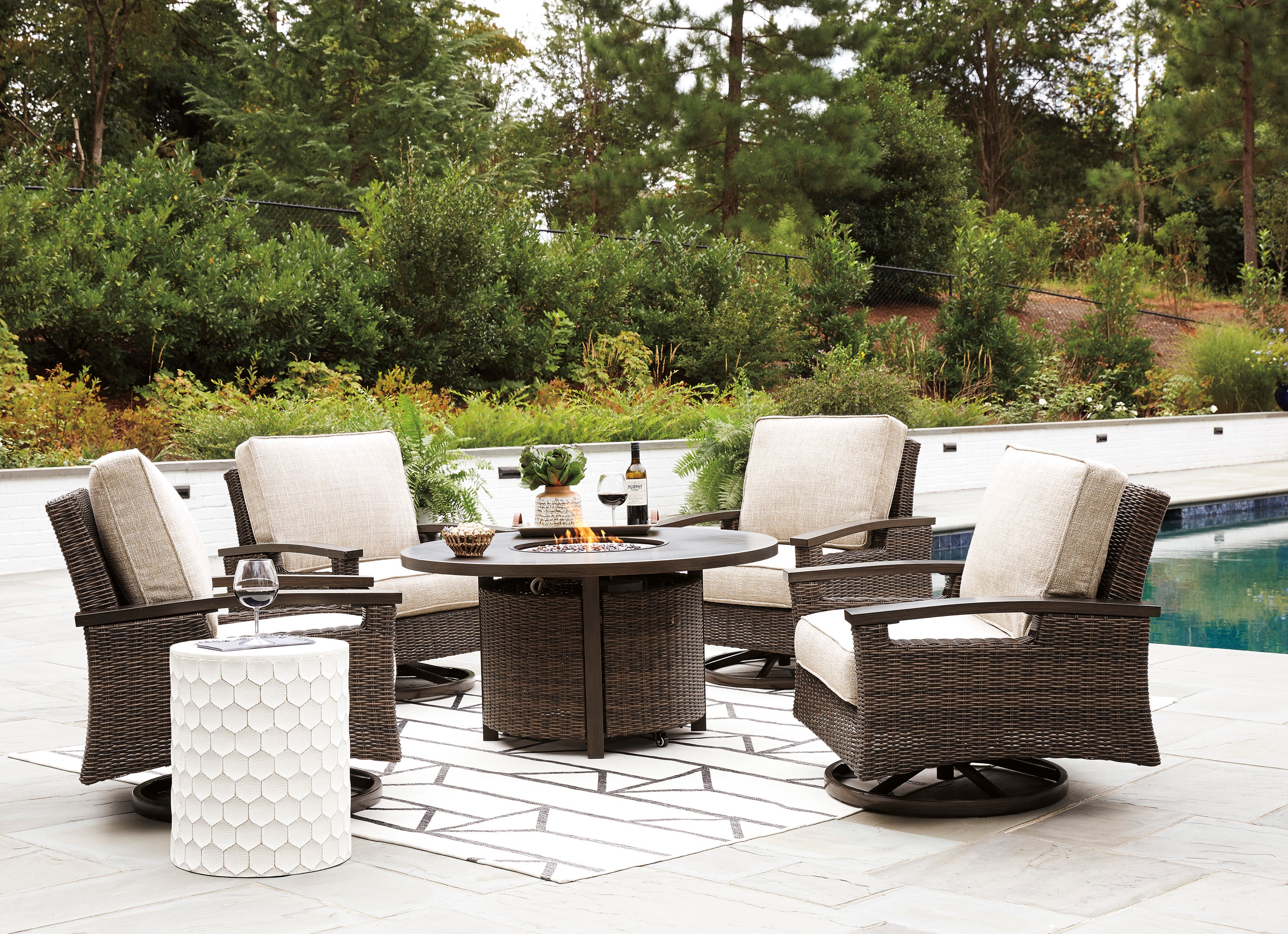 Paradise Outdoor Trail Firepit with 4 Swivel Chairs