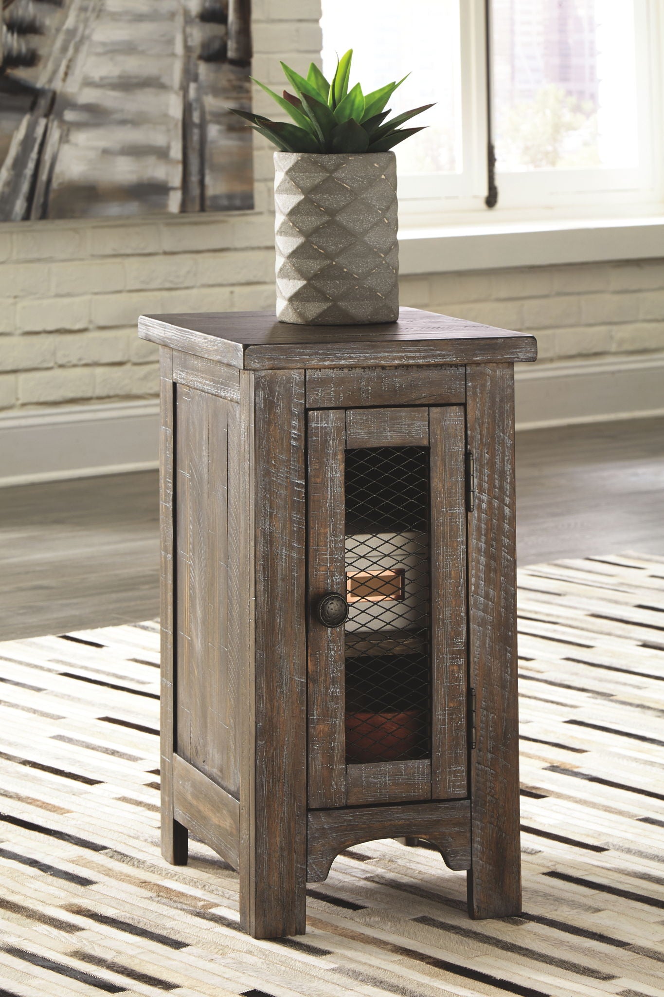 Danell Ridge End Table